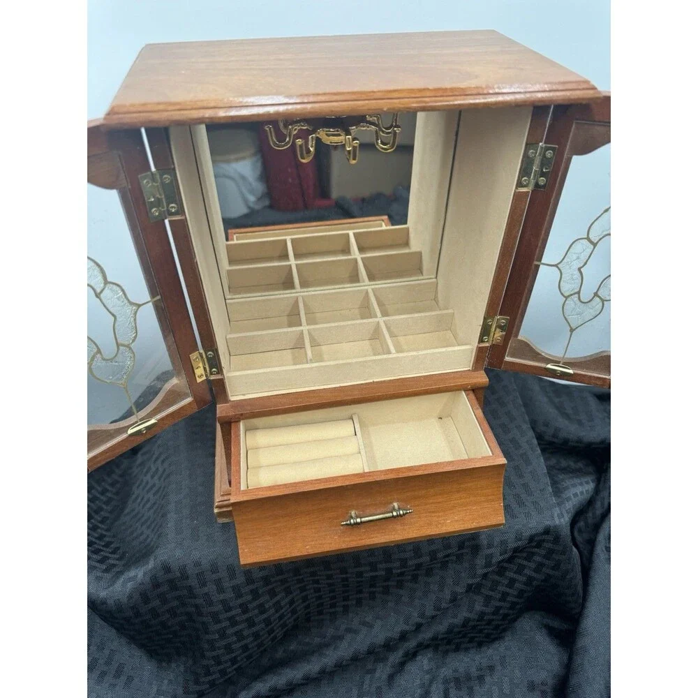 Vintage Musical Jewelry Box
